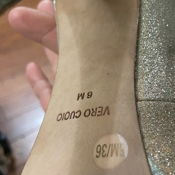 BCBG MAX AZARA gold platform shoes - Picture 4 of 6